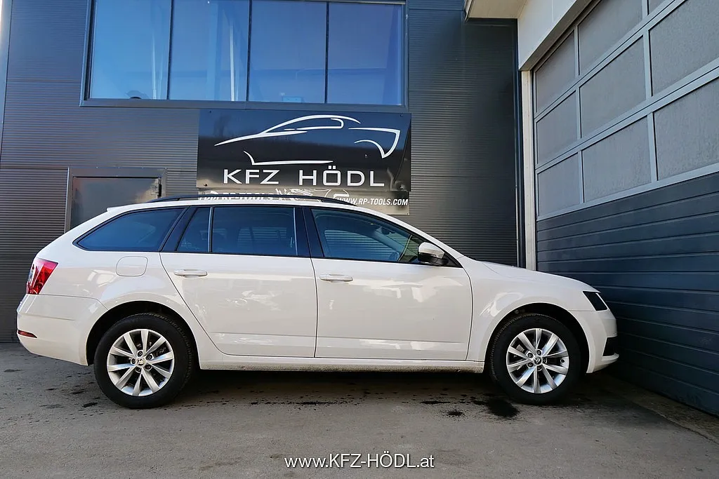 Skoda Octavia Combi 2,0 Ambition TDI 4×4 Image 5