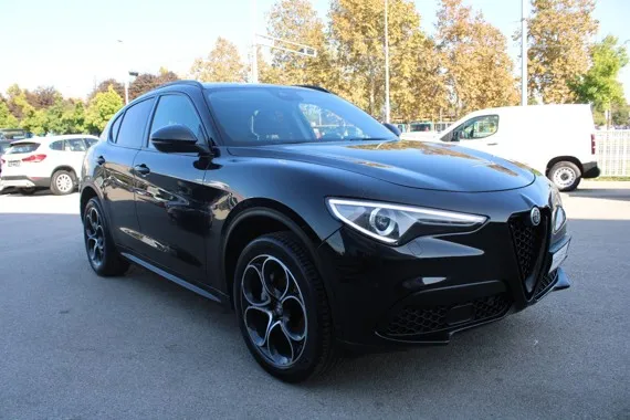 Alfa Romeo Romeo Alfa Romeo Stelvio 2.2 Mjt Q4 B-Tech AUTOMA Image 3